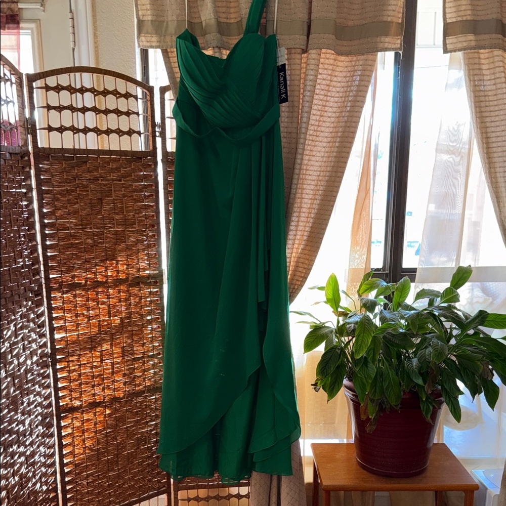 Chic Asymmetrical Green Dress